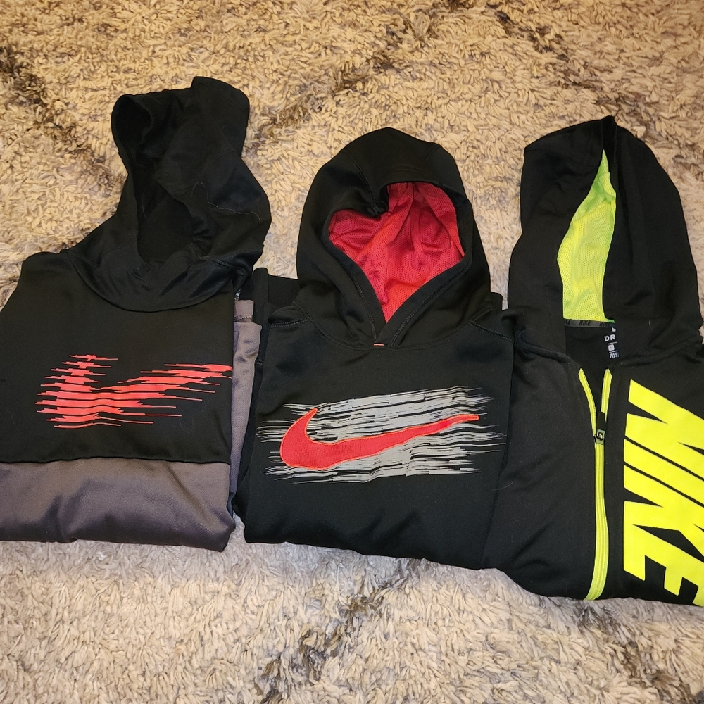 NIKE Sweatshirts